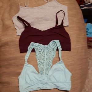 2 Aerie AEO AE BRALETTE LIKE NEW SIZE MEDIUM